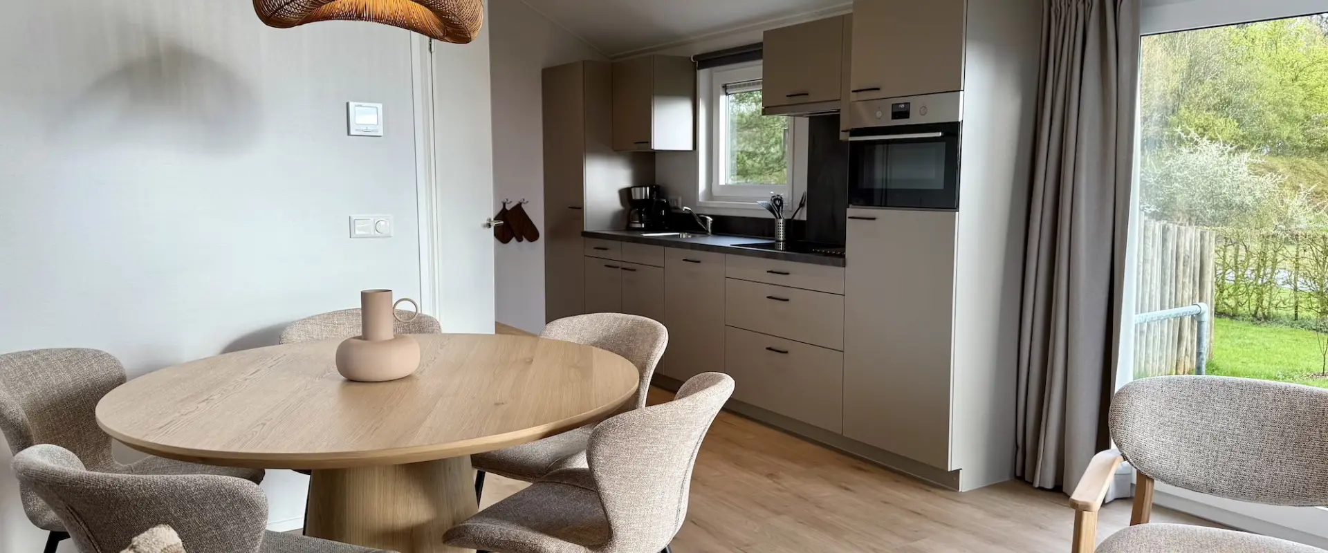 Camping t Weergors Chalet Zomereik12